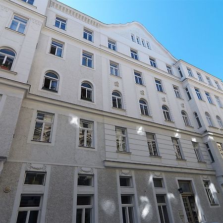Kaiser Apartments Wina Bagian luar foto